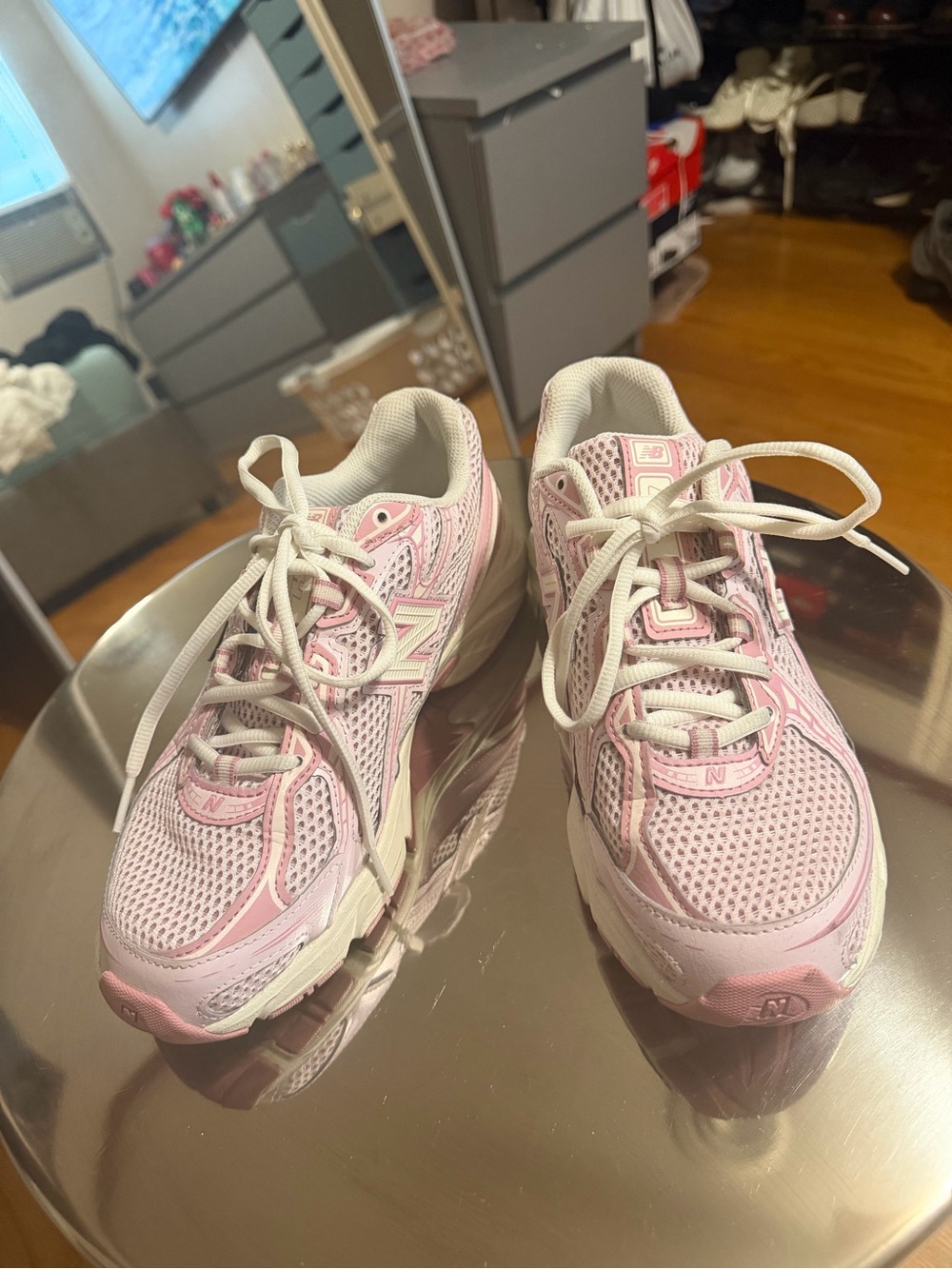 New Balance Women's Pink and White Athletic Running Shoes - Picture 2 of 4